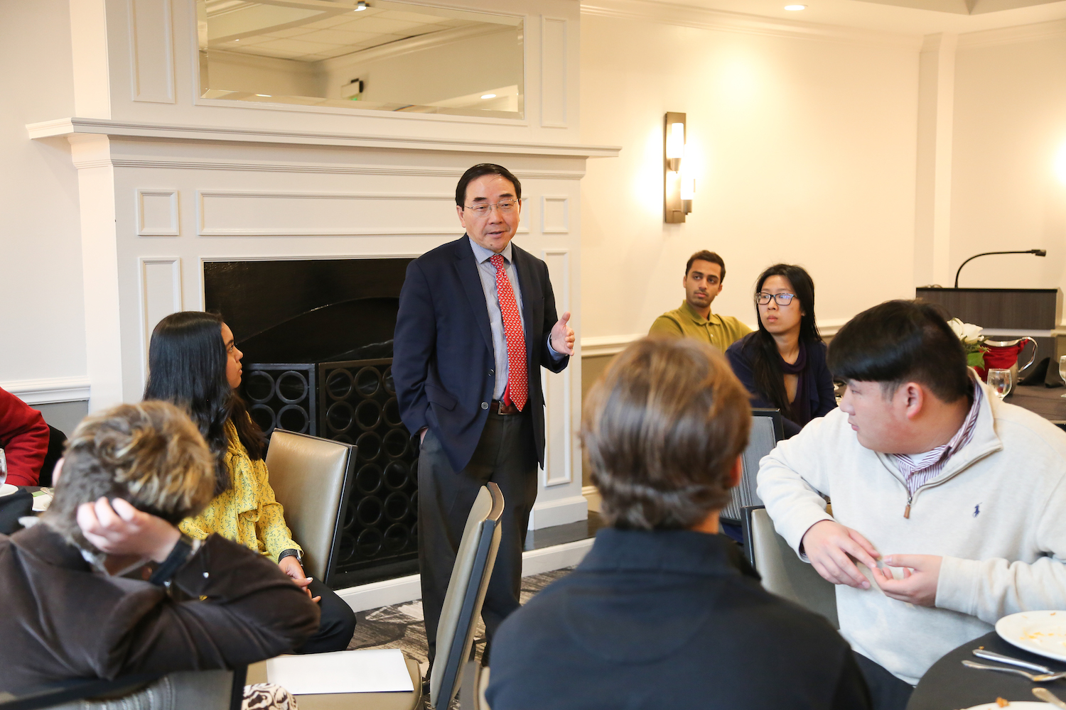 Provost S. Jack Hu speaking to a group of students at the University of Georgia.