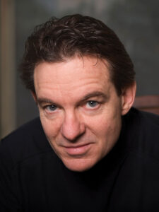 Lawrence Wright headshot