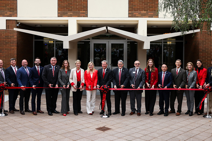 University and state leaders cut the ribbon during the Science and Ag Hill dedication ceremony. (Chamberlain Smith/UGA)